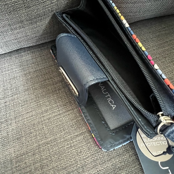 NWT NAUTICA RFID WALLET CARDHOLDER ORGANIZER CASE - Picture 10 of 14